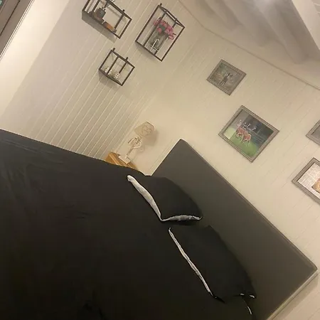 シャレー Bord De L'eau